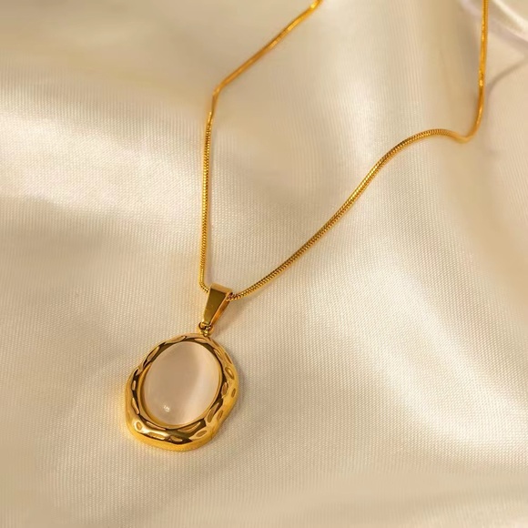 18K Gold Plated Pendant Necklace - Picture 1 of 6